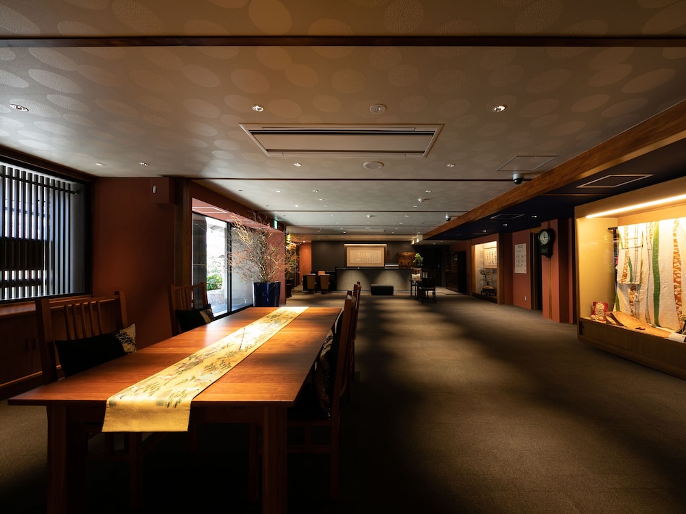 Gion Shinmonso 37/52
