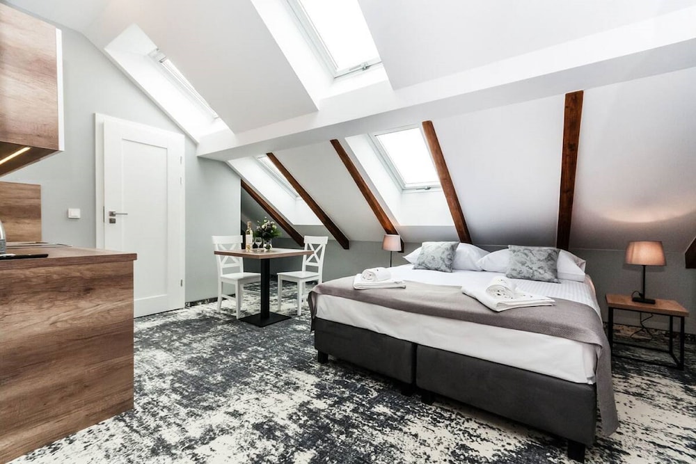 MODERN, COMFORT, STUDIO, SUITE, KITCHENETTE