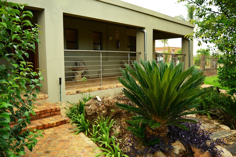 Crystal Rose Lodge and Spa 2/50