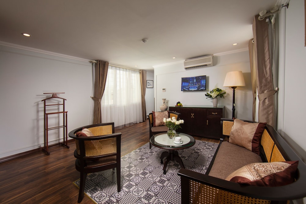 Hong Ngoc Dynastie Hotel 48/74