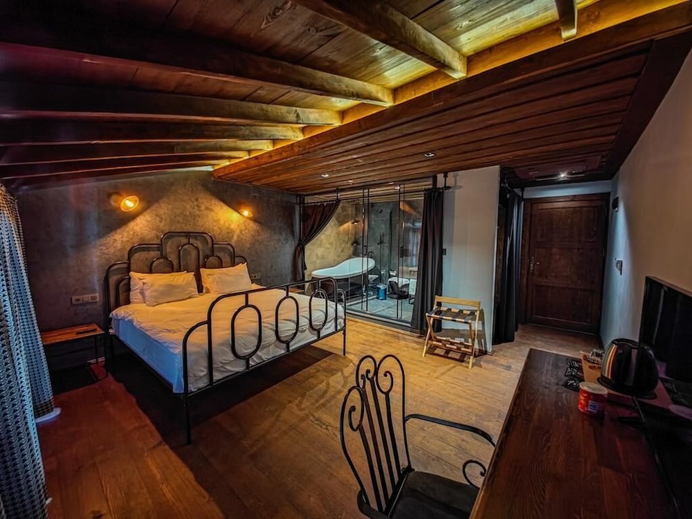 Sam Franss Boutique Hotel 10/22
