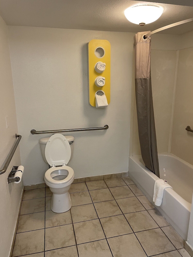 Motel6 Pooler, GA - Savannah Airport 45/50