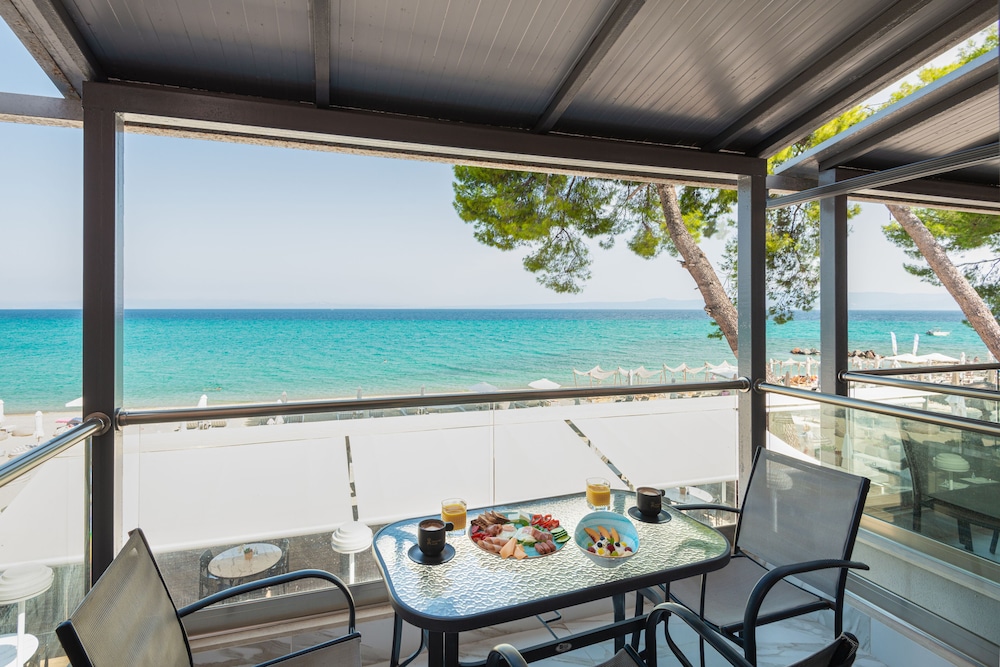 Flegra Beach Boutique Apartments 28/48