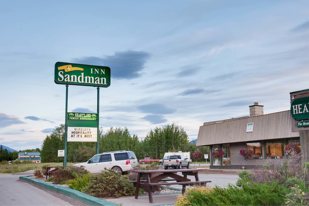 Sandman Inn McBride 1/34