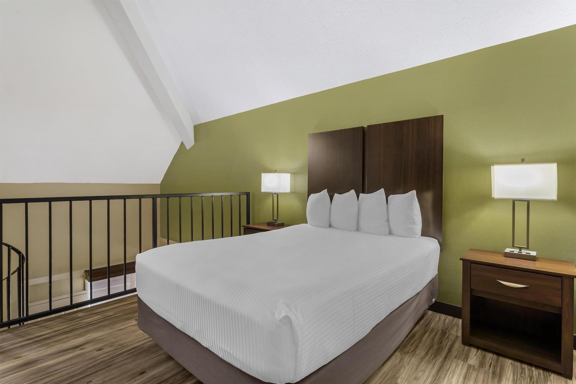 Town House, Multiple Beds، Best Western Plaza Inn 2/4