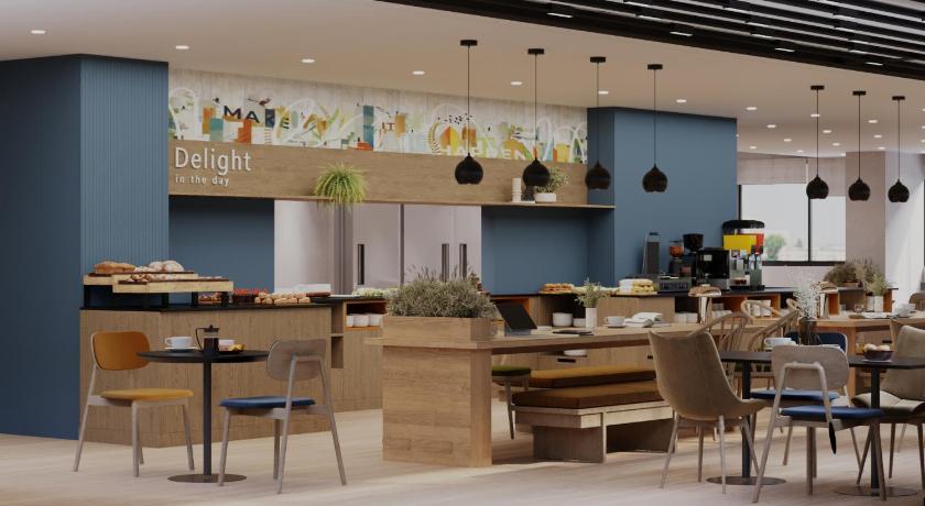 Spark by Hilton Van City Centre 15/16