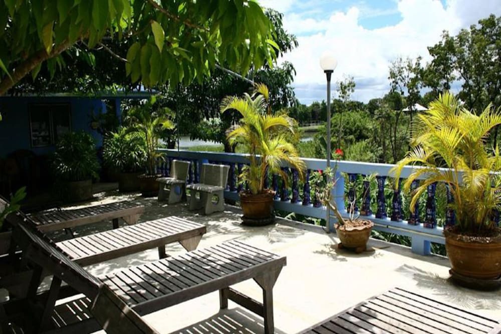Pongphen Guesthouse 62/72
