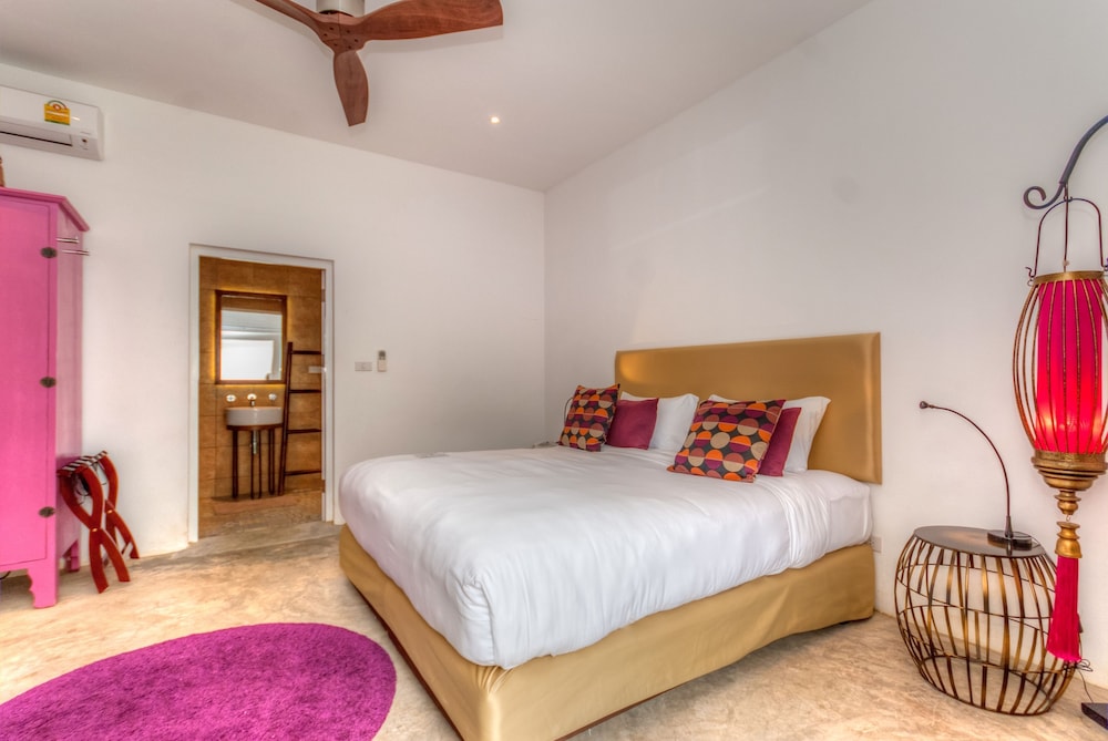 Sanae Beach Club 25/68