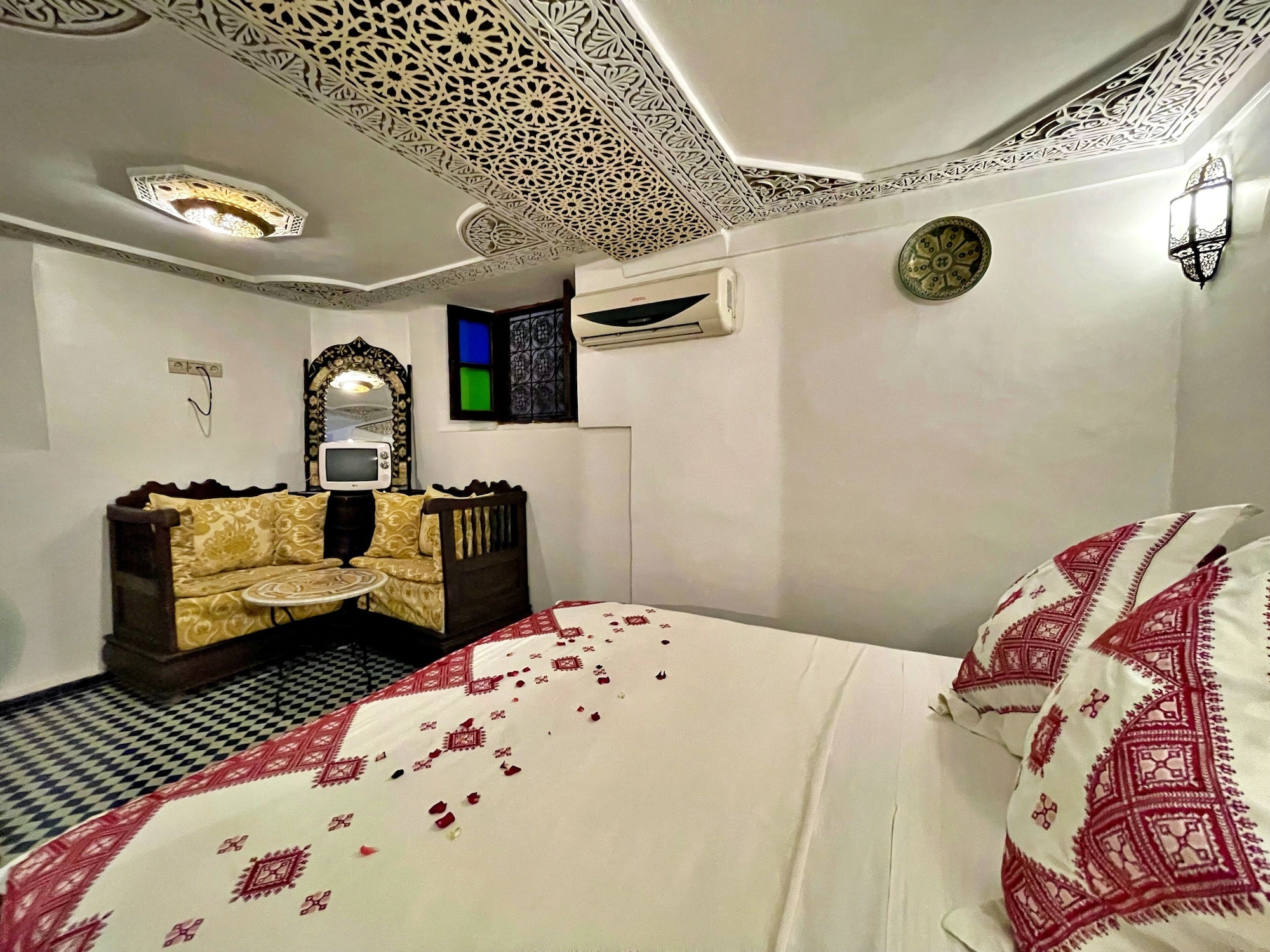 Arah, Standard, Double Bed