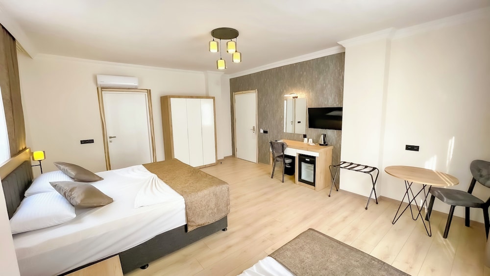 Bloomtalya Hotel 32/64
