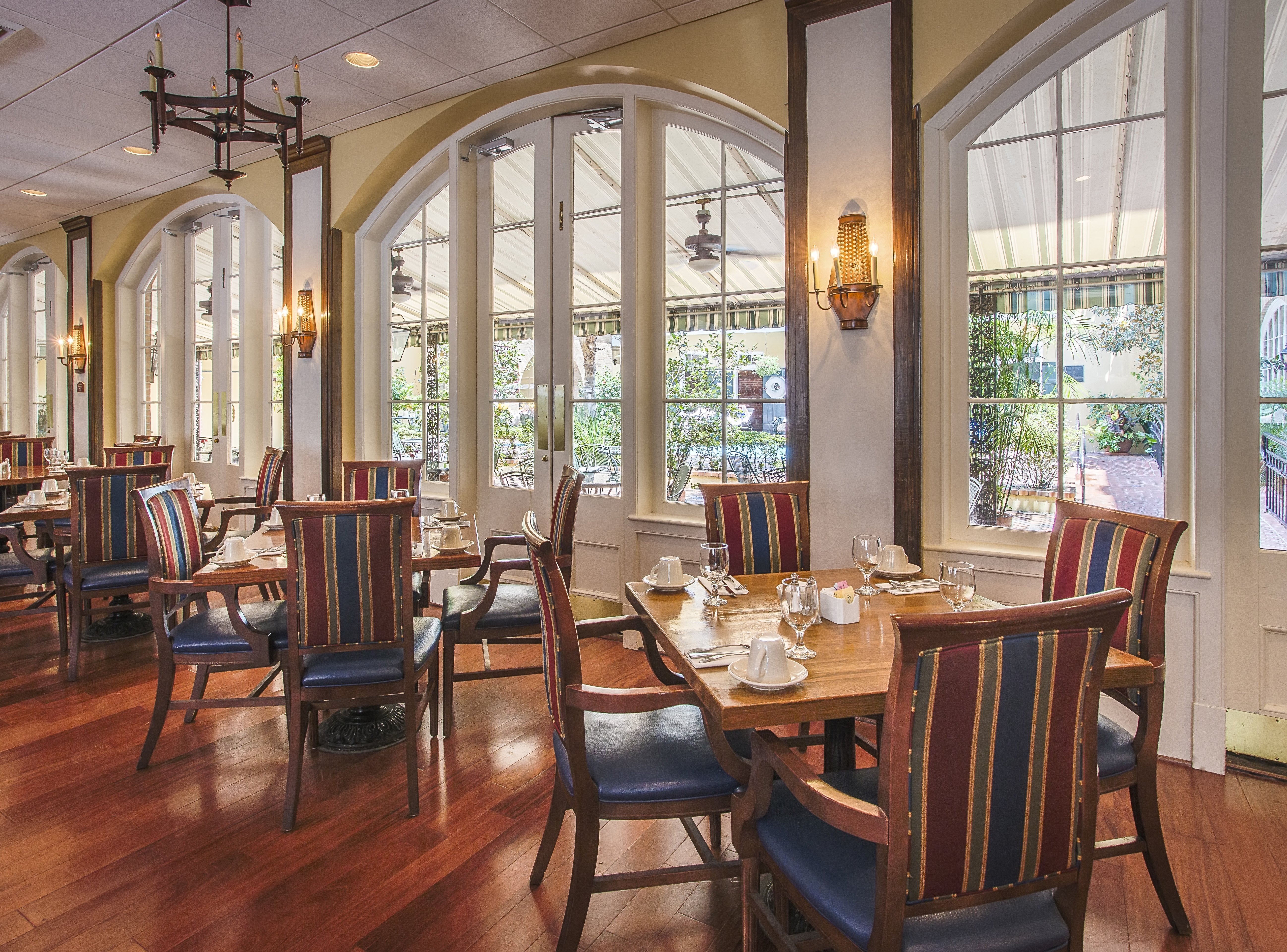 Holiday Inn Hotel French Quarter-Chateau Lemoyne 7/19