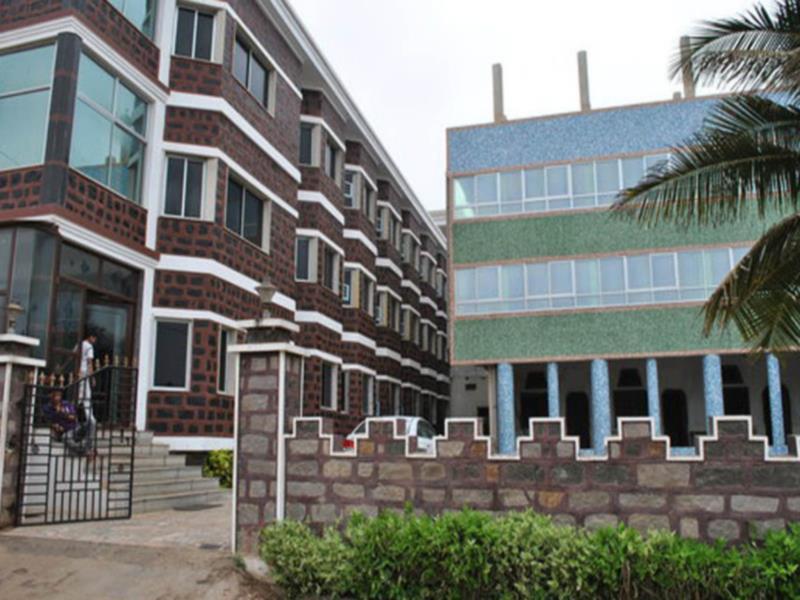 HOTEL SAPPHIRE INTERNATIONAL 30/32