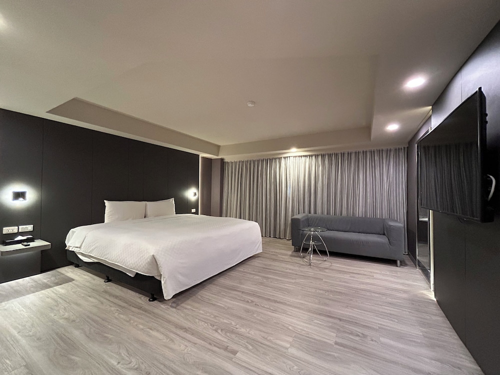 Forward Suites I 44/65