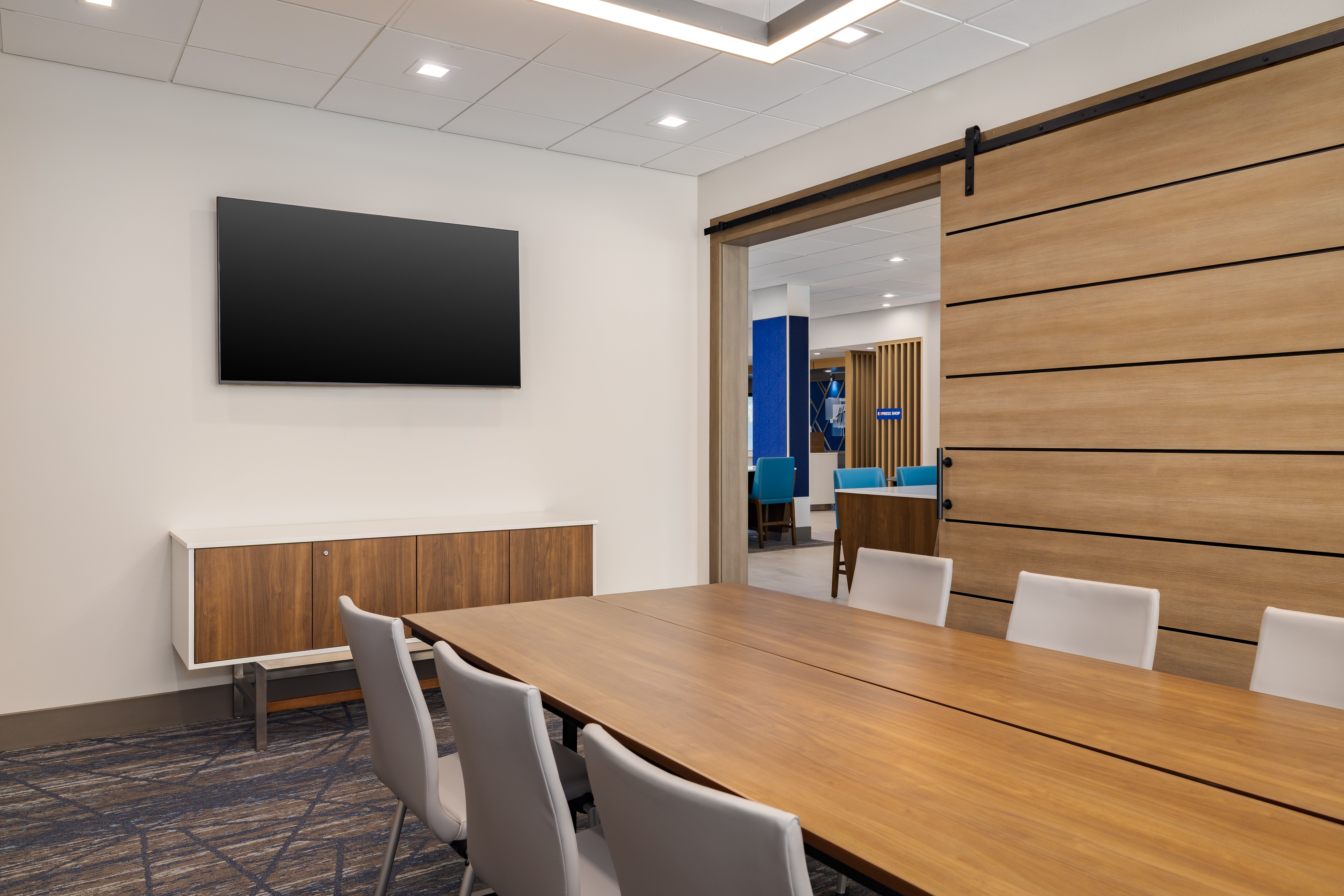 Holiday Inn Express & Suites Nacogdoches Southwest by IHG 40/49