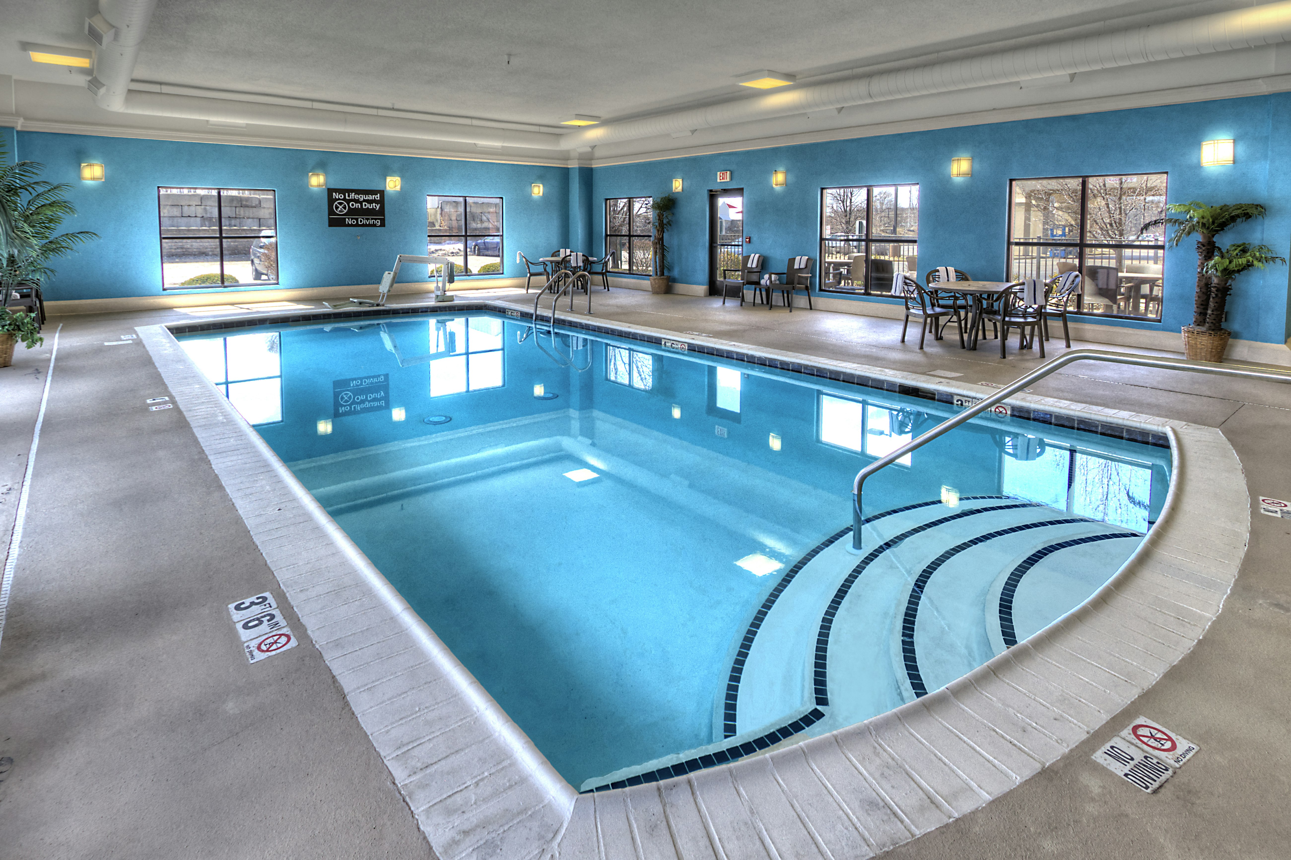 Hampton Inn & Suites Kalamazoo-Oshtemo 23/42