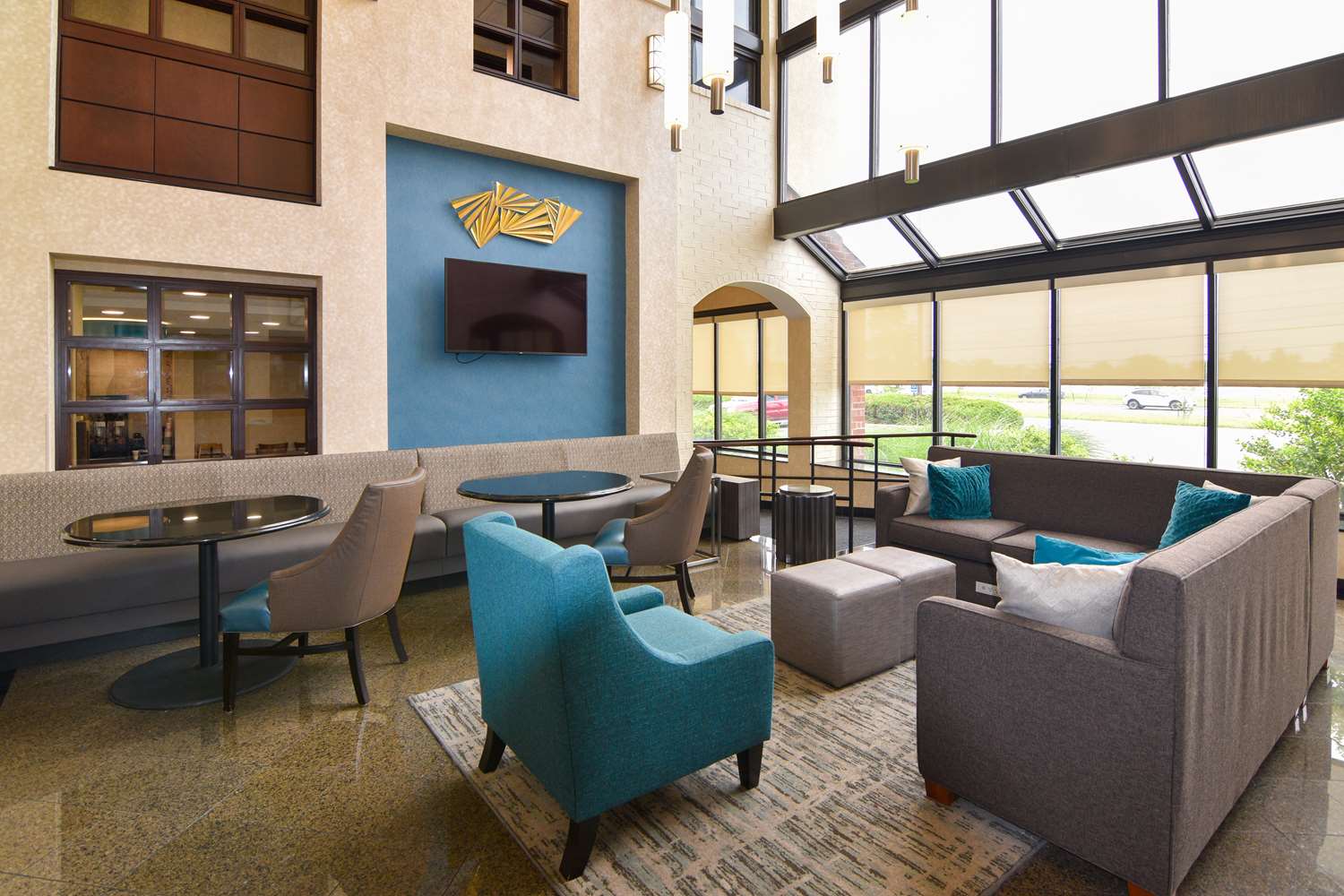 Best Western Plus Indianapolis North at Pyramids 22/29