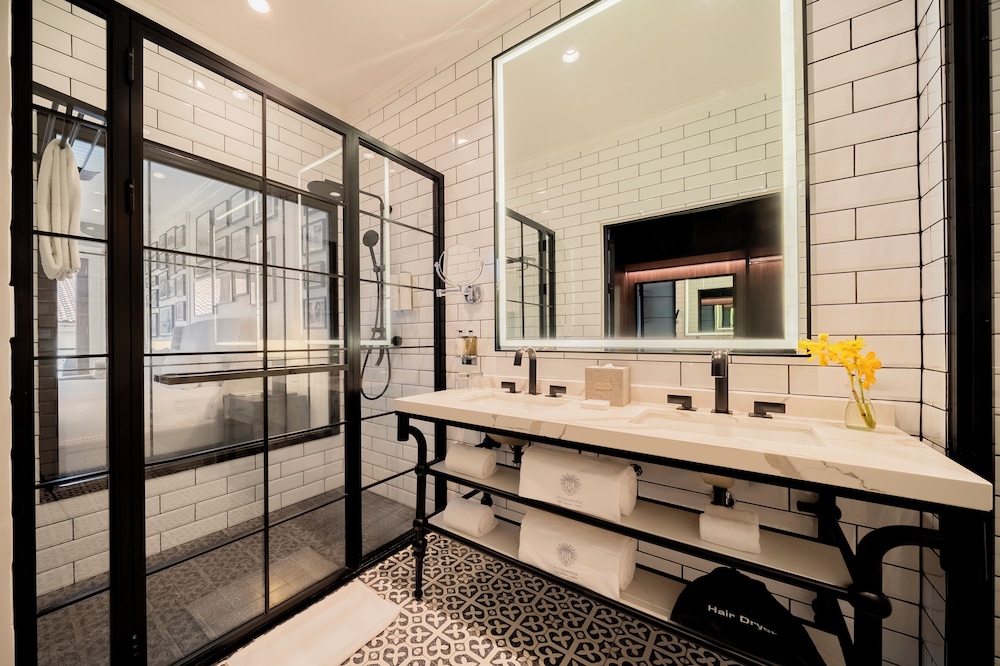 Casco, King Bed، Hotel La Compania In The Unbound Collection By Hyatt 10/10