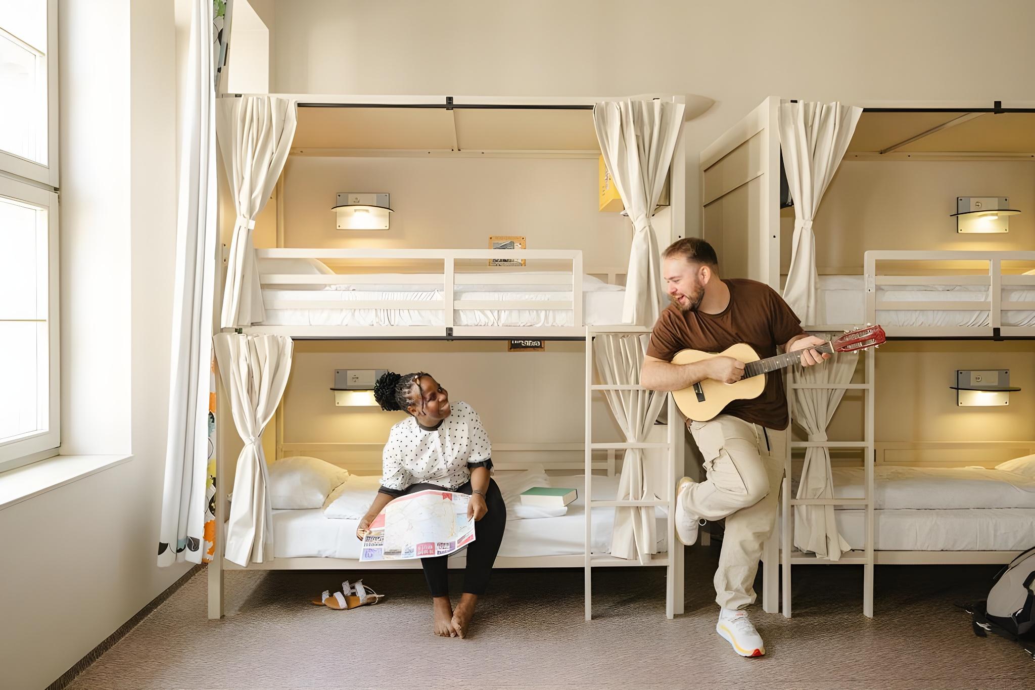 Private, 6 Beds