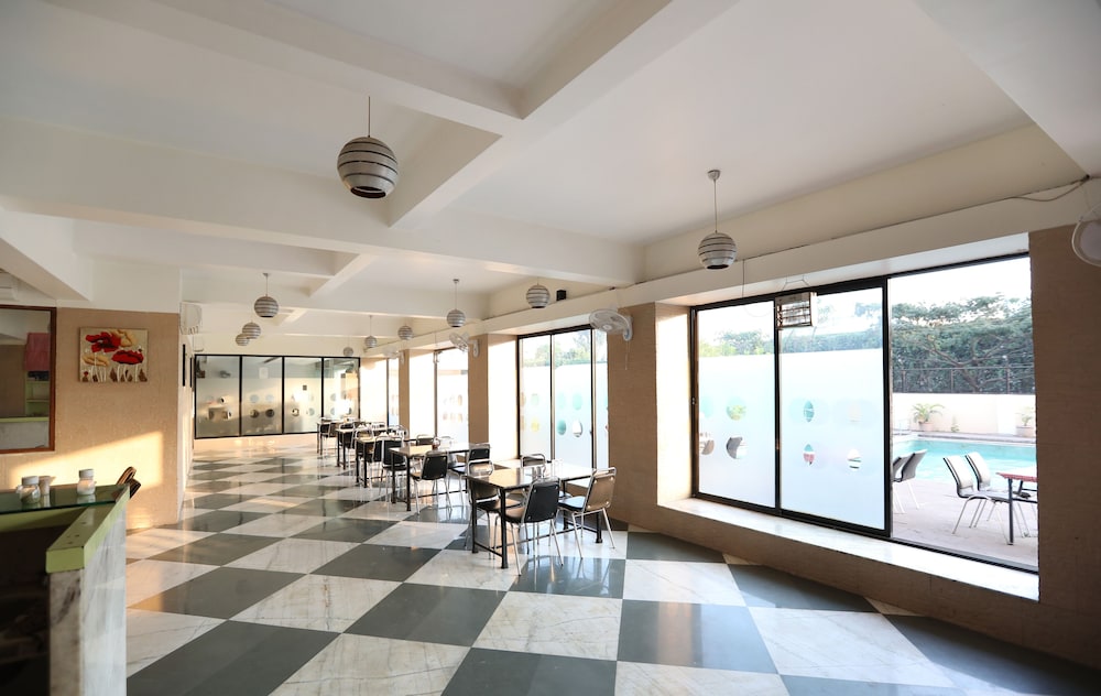 Hotel Aristro 32/50