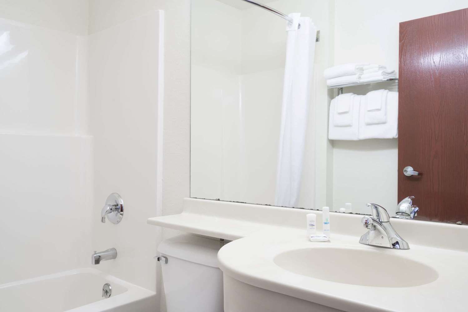 Microtel Inn Suites By Wyndham Rice Lake 32/33