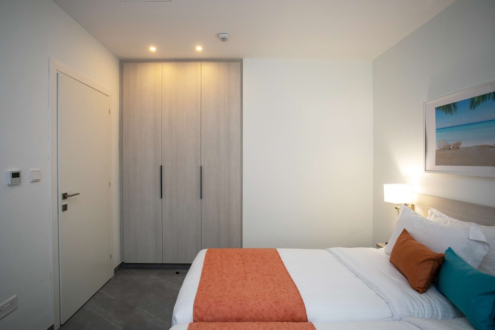 Suite, King Bed, Sofa, Living Area