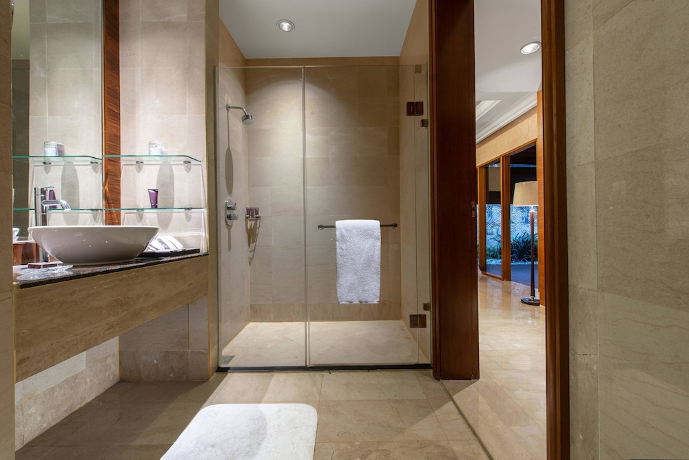 Ritz Carlton Jakarta Mega Kuningan Hotel 12/52