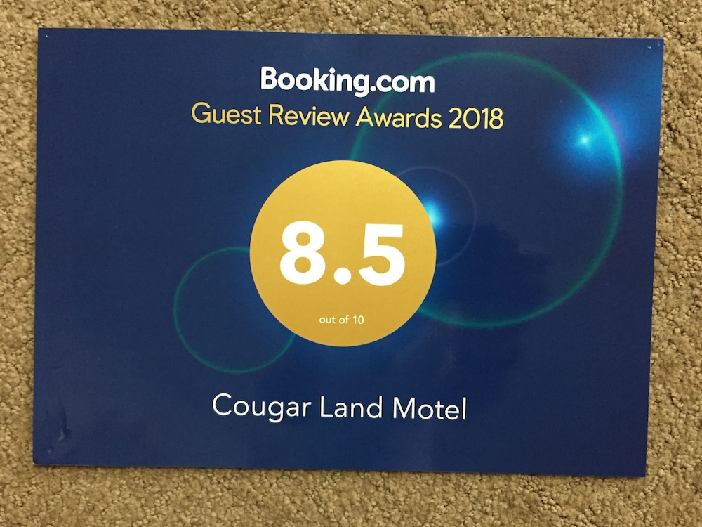 Cougar Land Motel 38/64