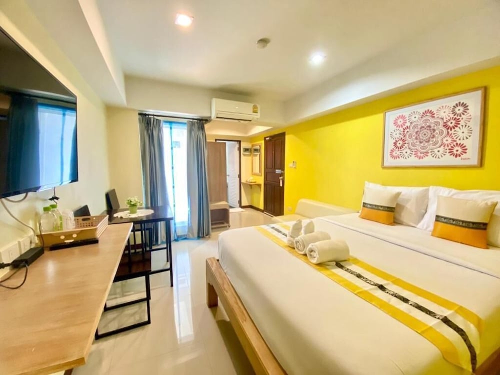 DELUXE, DOUBLE BED, BALCONY