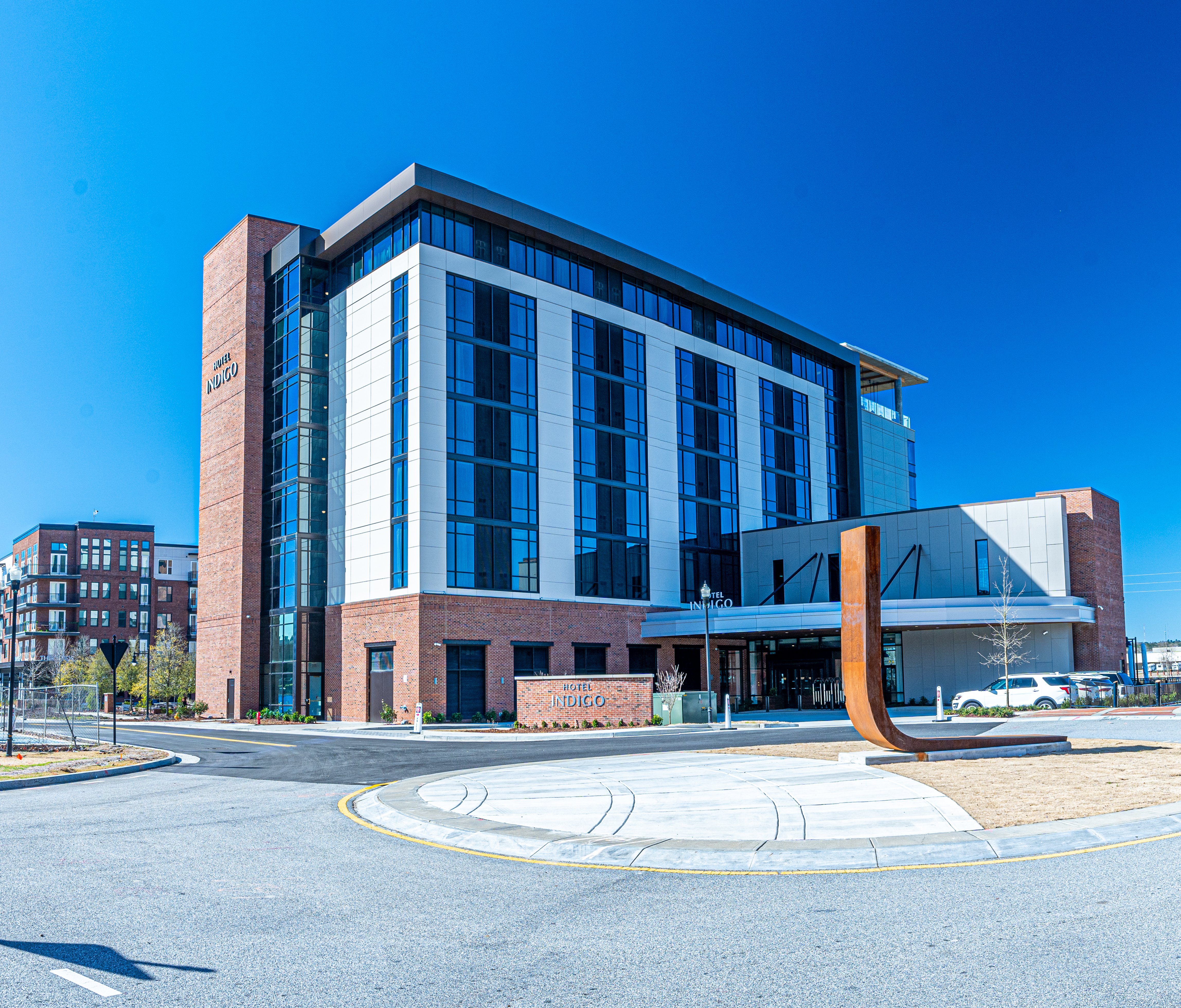 Hotel Indigo Columbus At Riverfront Place 8/68