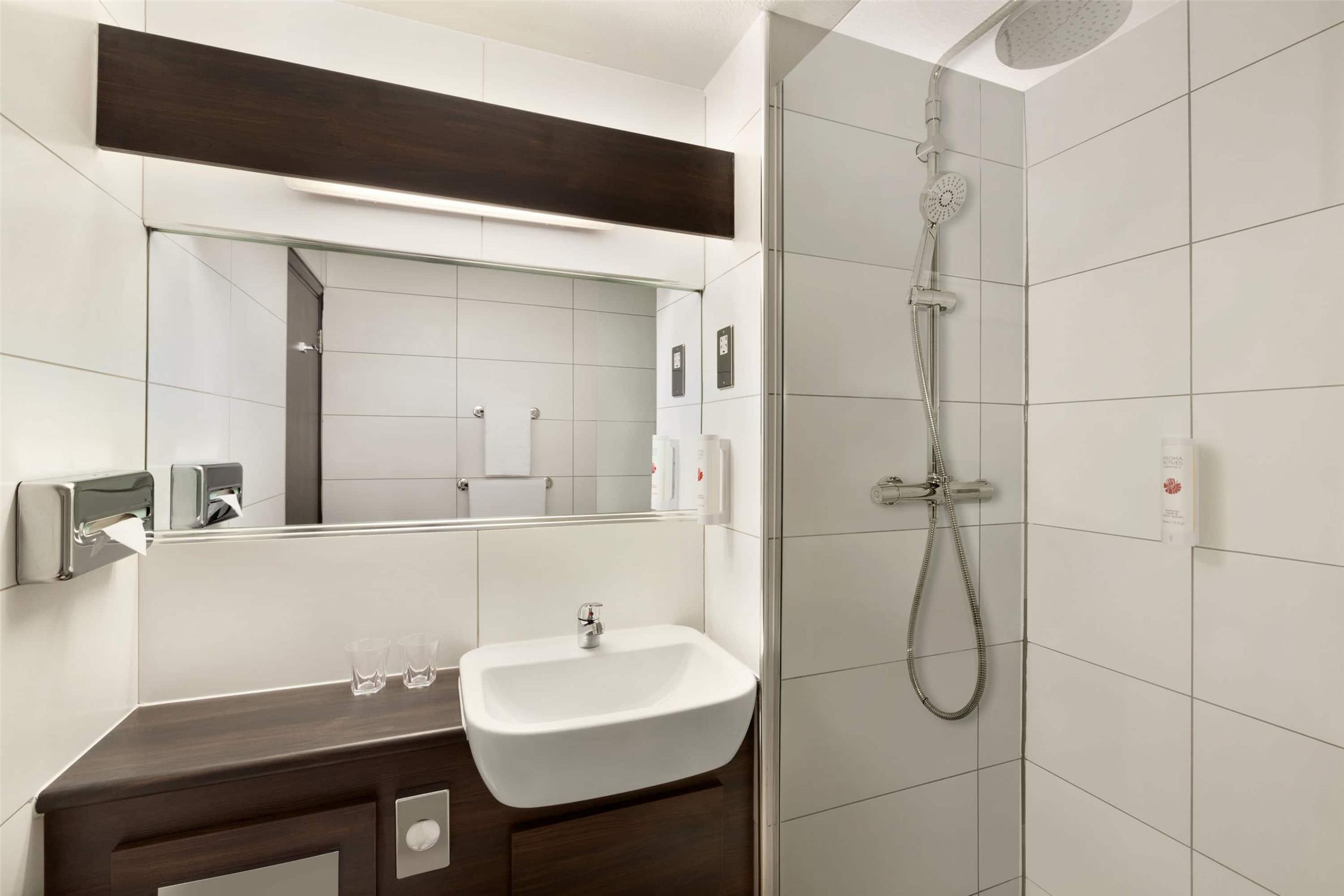 Ramada by Wyndham Bristol West 18/19