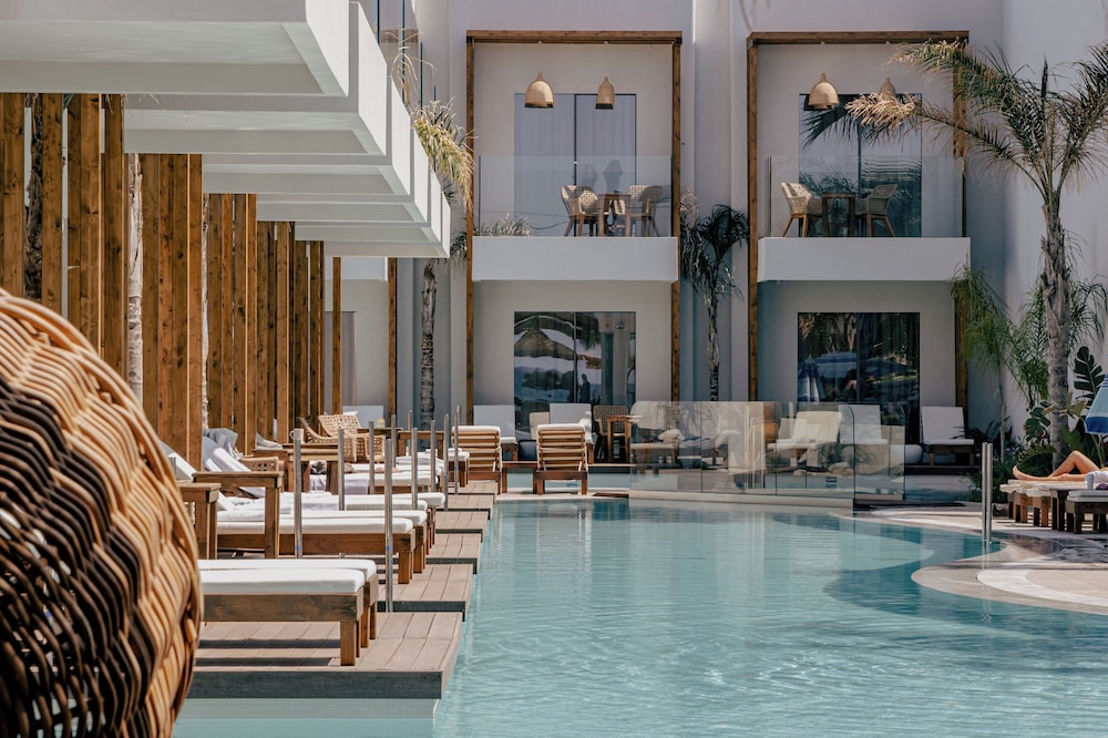 Galazio Beach Resort 40/68