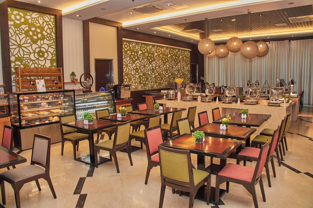 Harolds Hotel Cebu 39/48