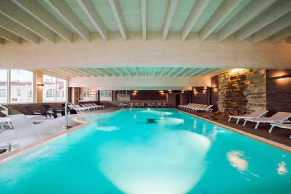 swimming pool spa