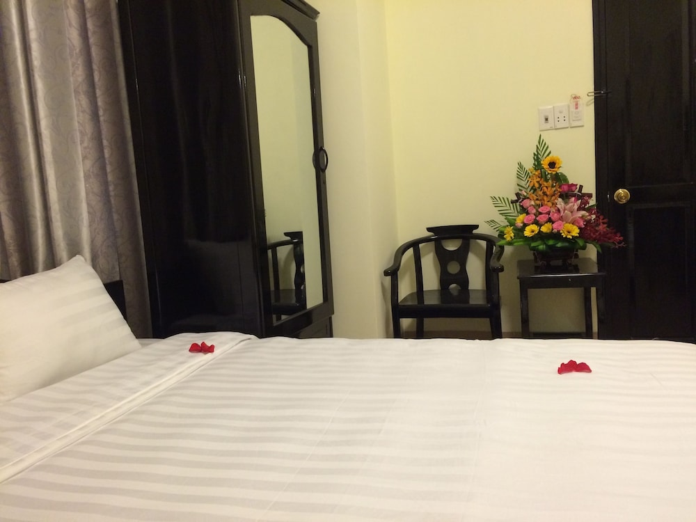 Jade Hotel 12/62