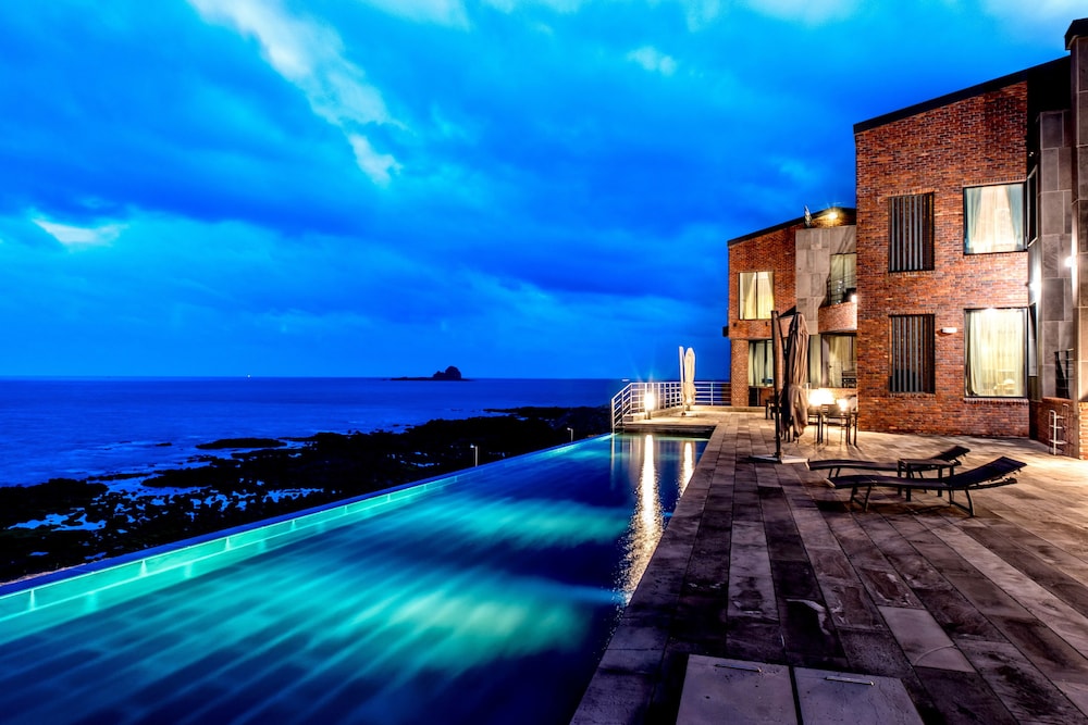 Zen Hideawayatjeju 3/58