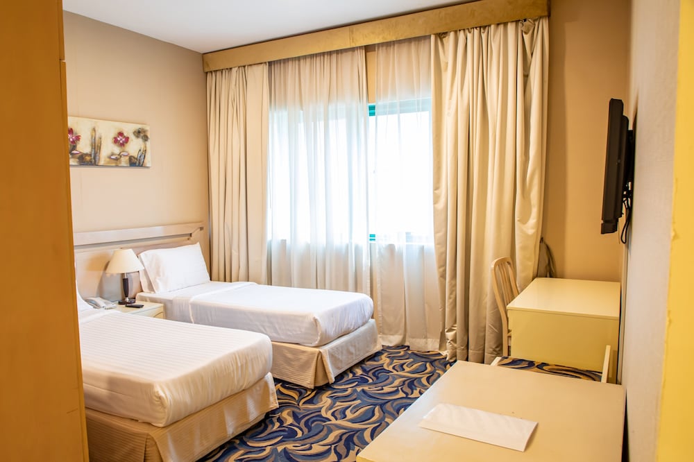Wescott Pearl Hotel Apartments L.L.C 14/32