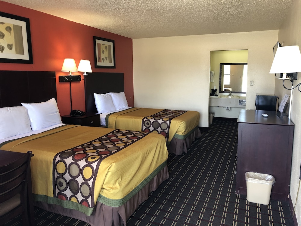 Americas Best Value Inn Suites 8/36