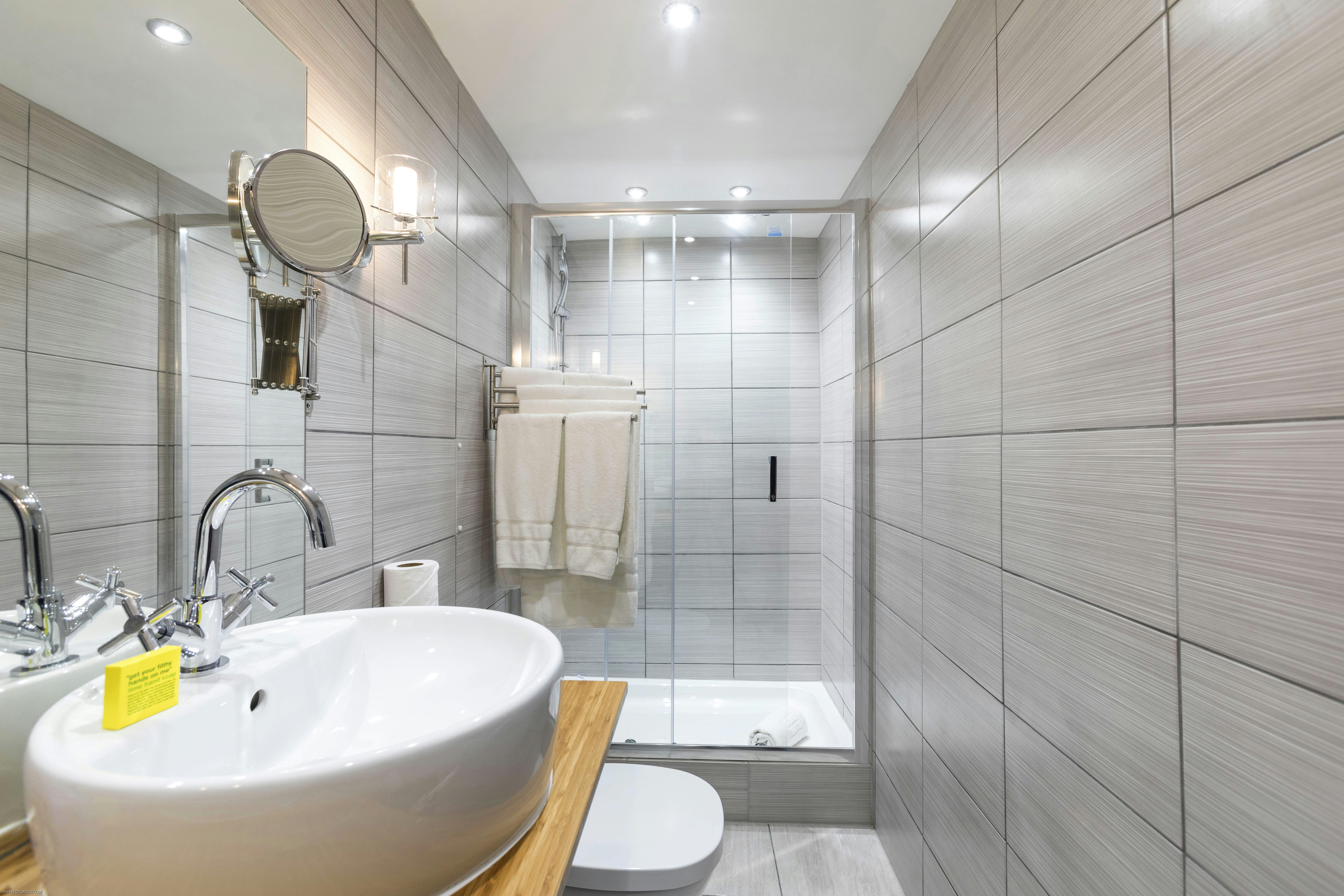 Hotel Shepherds Bush London 45/46