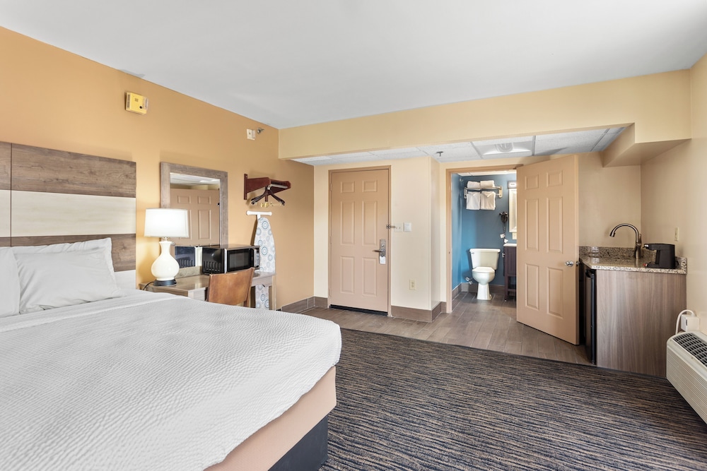 ECONOMY, QUEEN BED