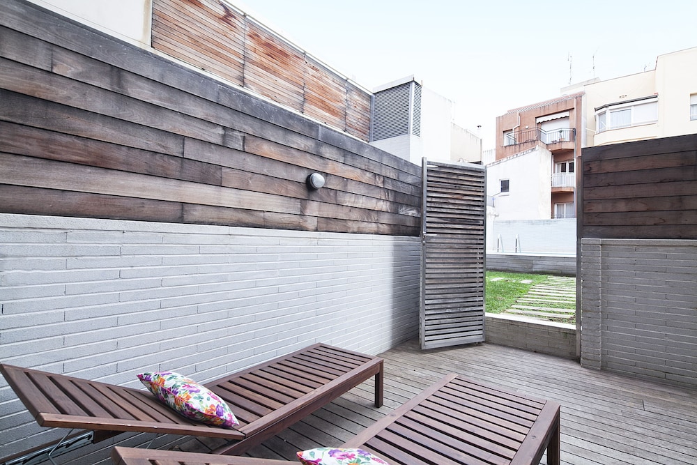My Space Barcelona Pool with Terrace 16/35