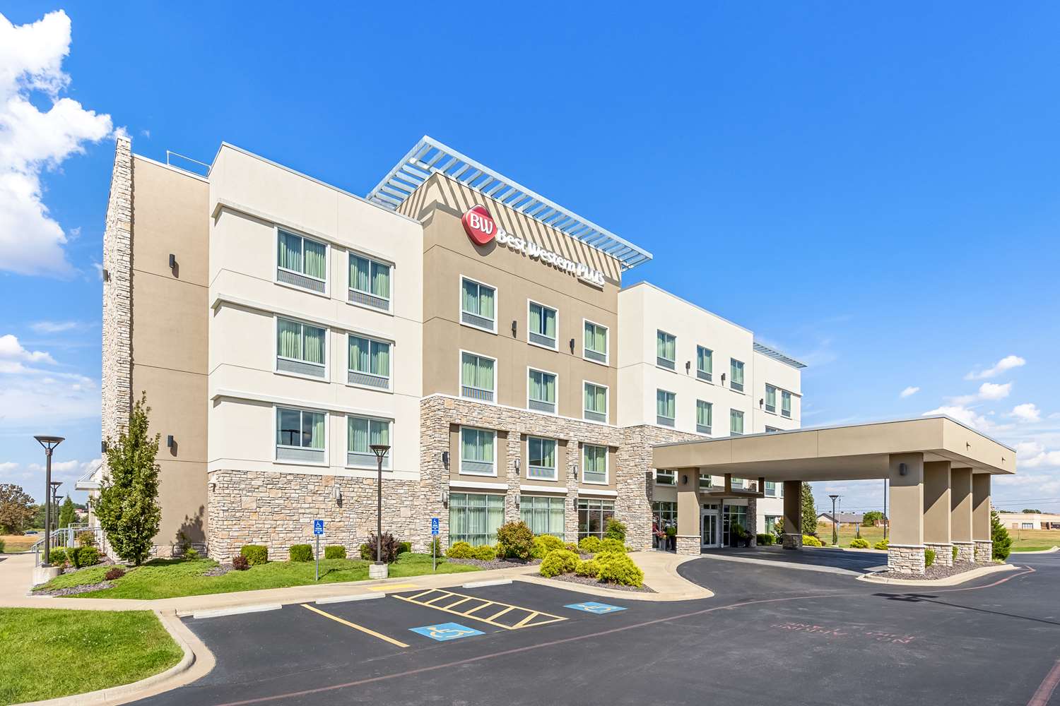 Best Western Plus Bolivar Hotel & Suites 45/46