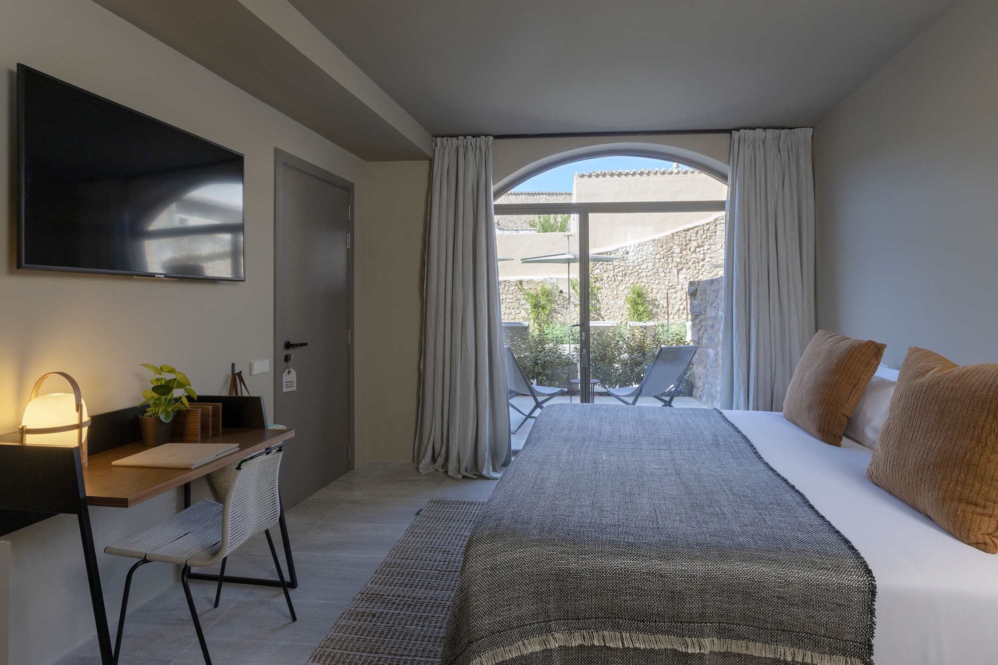 DELUXE, KING BED, TERRACE