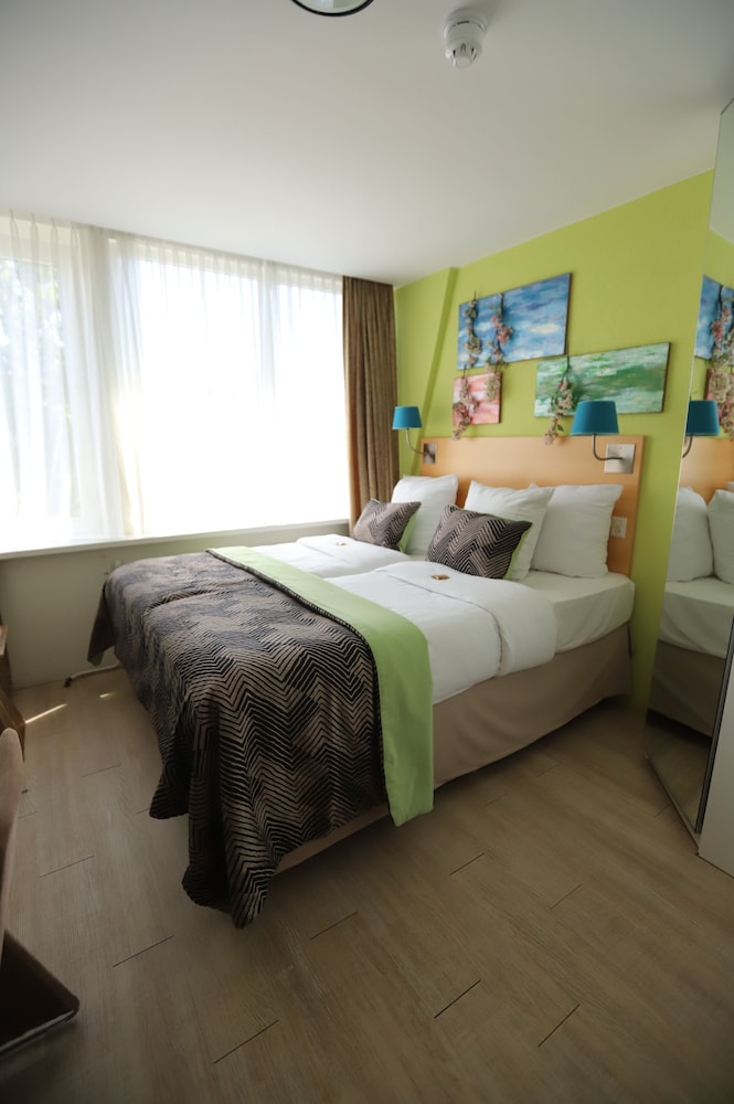 Hotel Jupiter 20/78