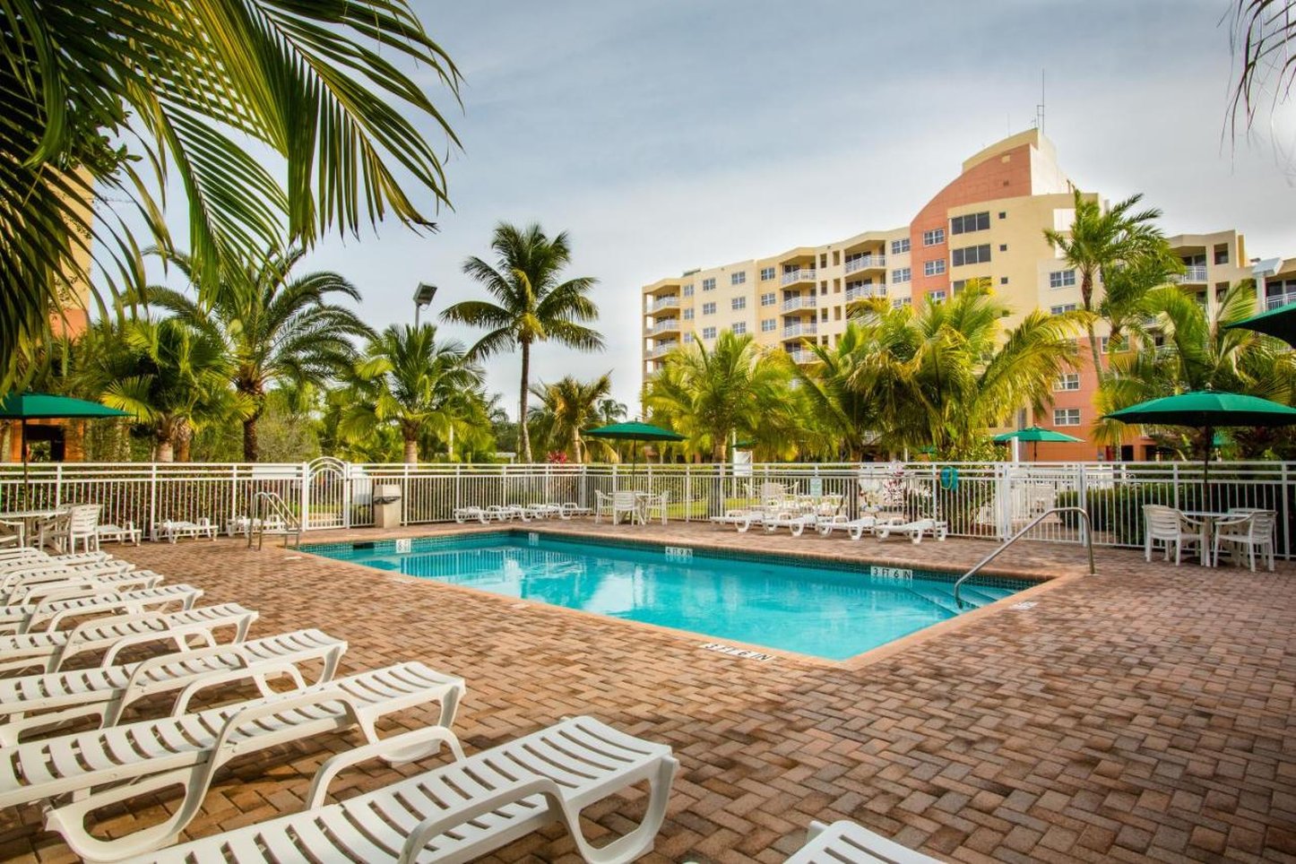 Vacation Village At Bonaventure 77/82
