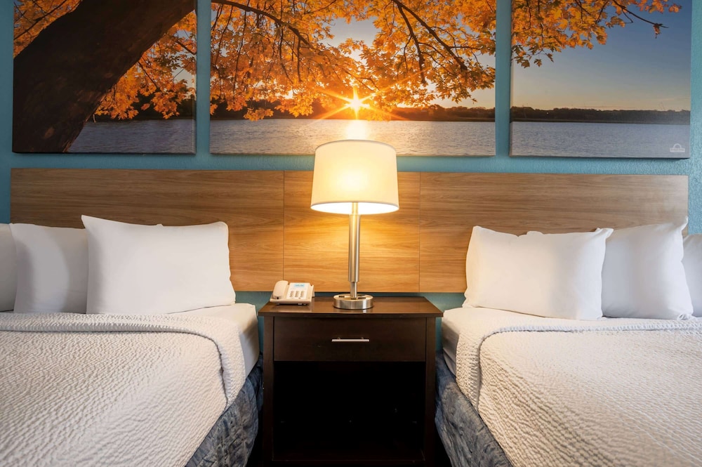 Days Inn by Wyndham Perrysburg 9/24