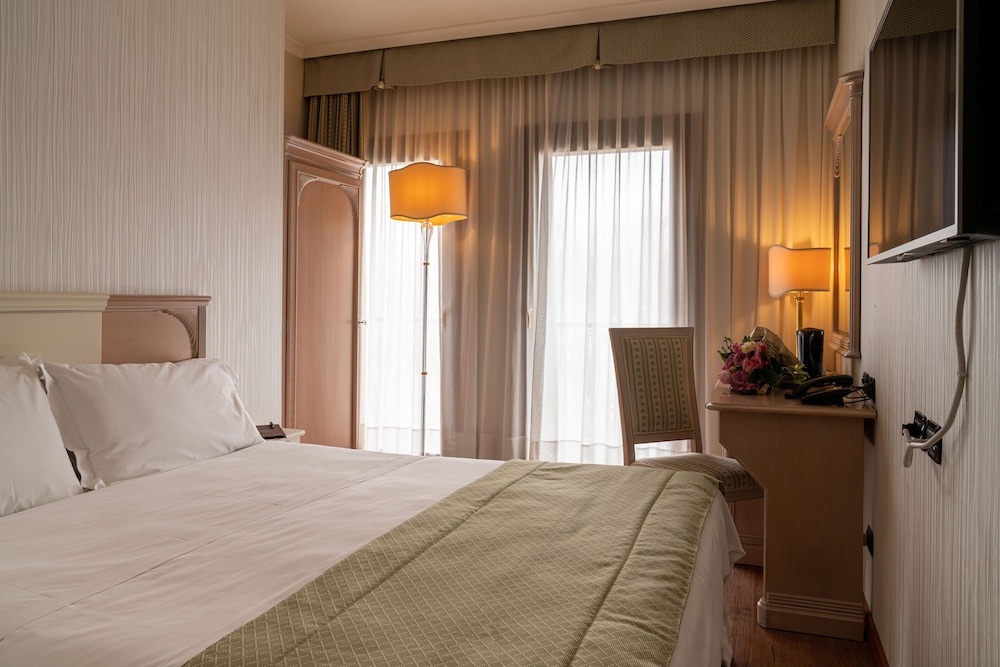 Hotel Roxy Plaza 23/81