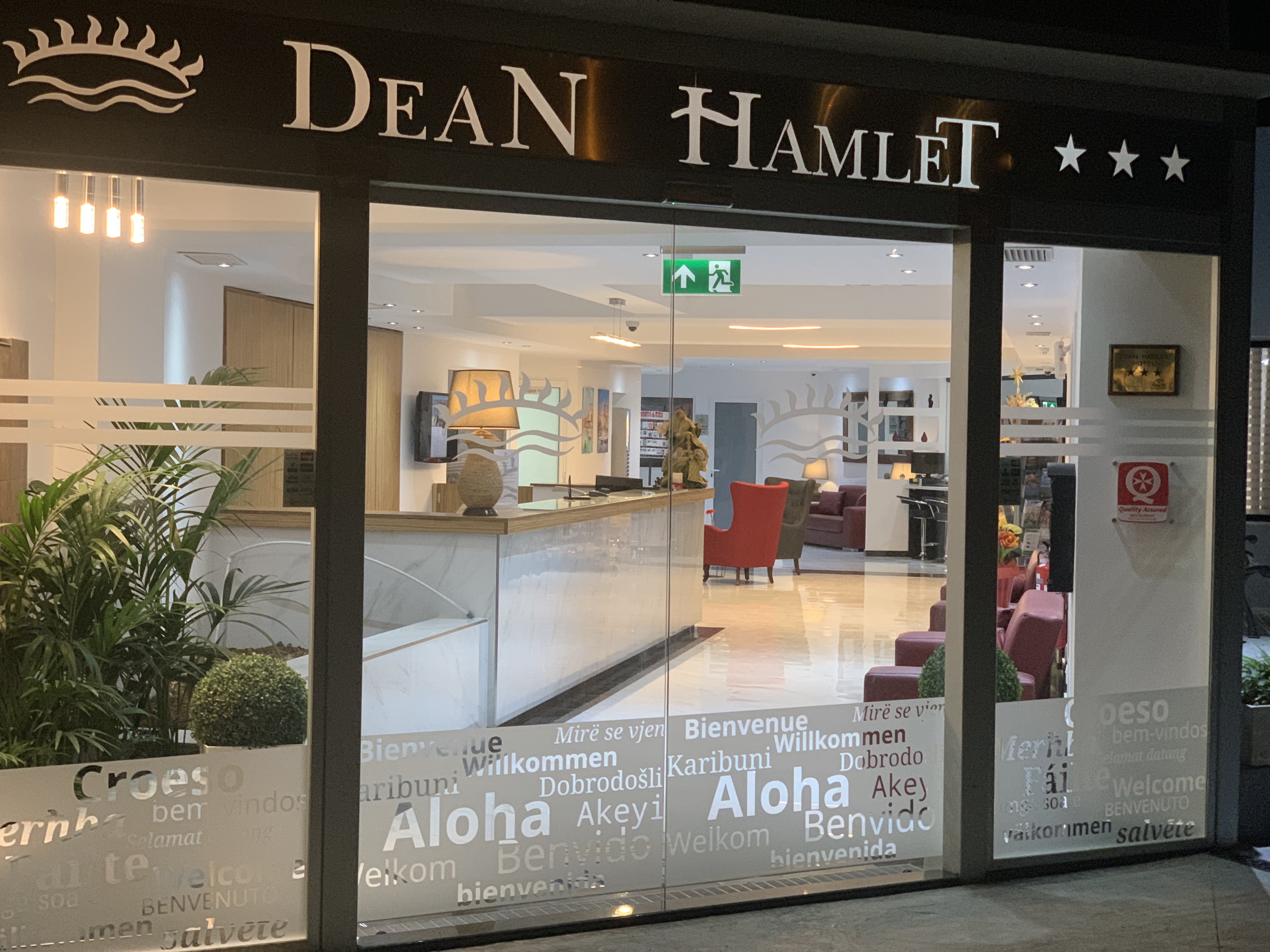 Dean Hamlet Hotel 3/27