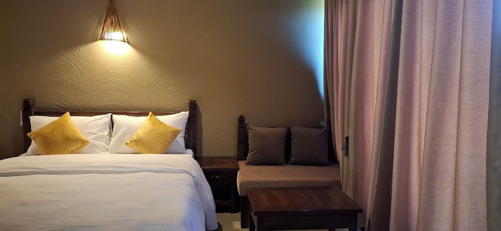 LUXURY, KING BED, RIVER VIEW