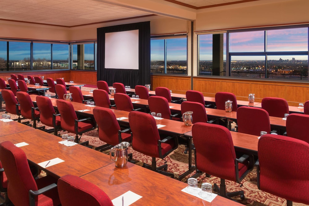 Sheraton Denver West Hotel 34/35