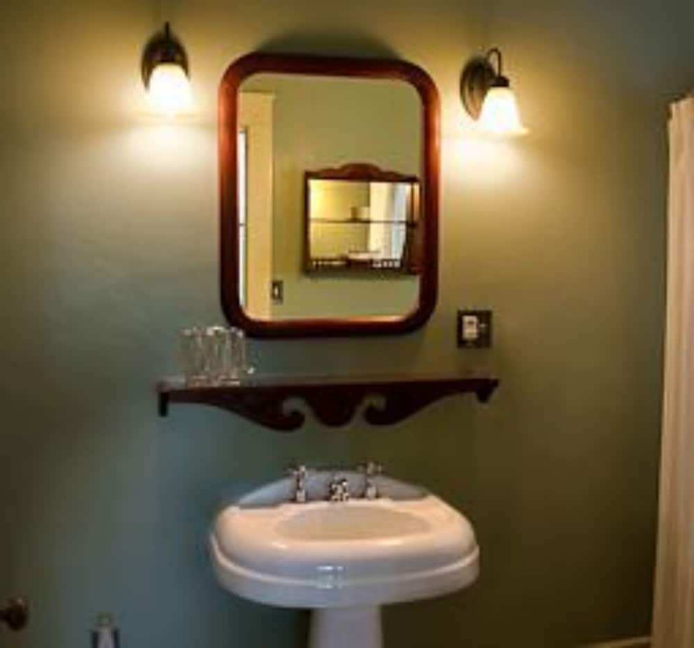 El Paradero Bed & Breakfast Inn 78/79